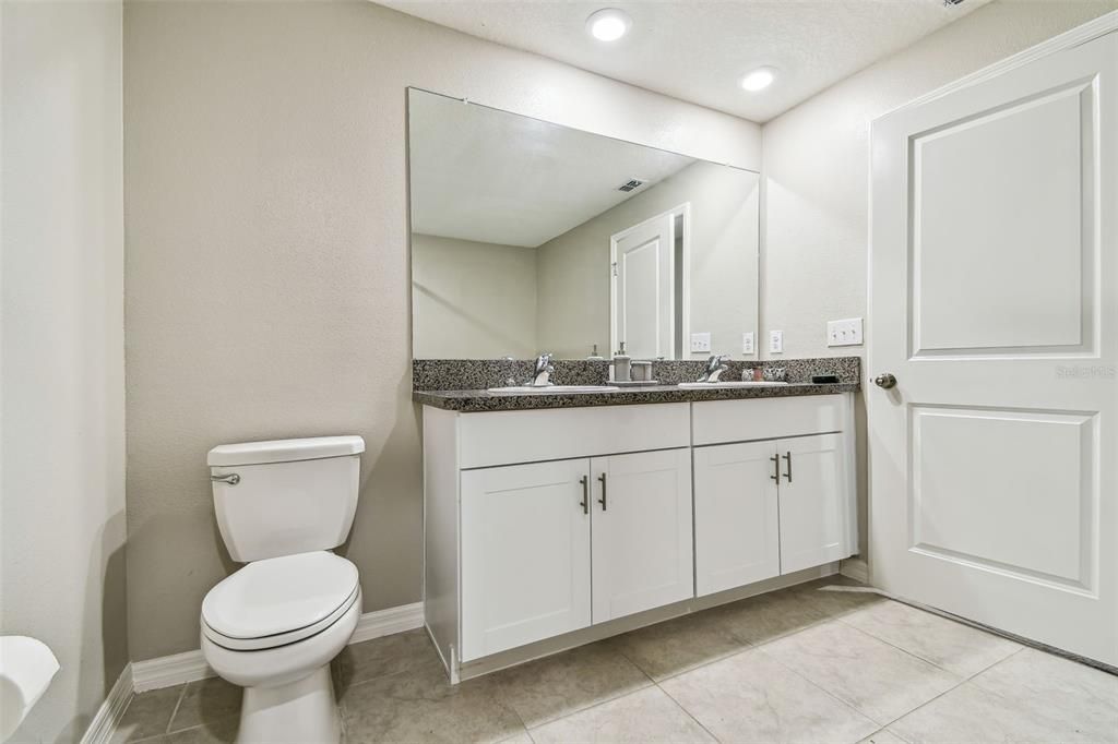 For Sale: $265,900 (3 beds, 2 baths, 1796 Square Feet)