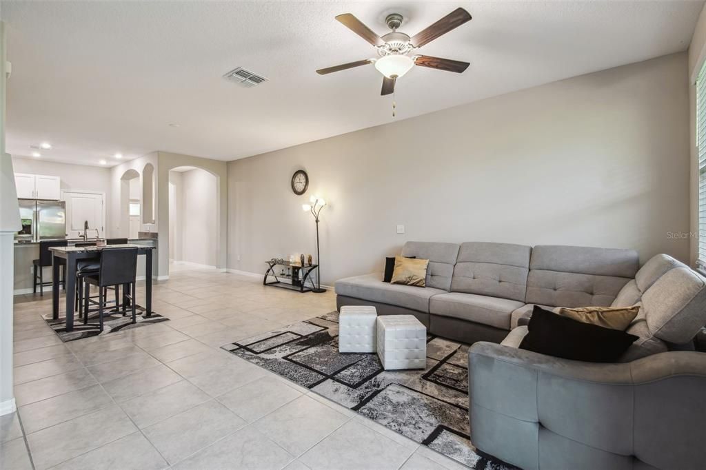 For Sale: $265,900 (3 beds, 2 baths, 1796 Square Feet)