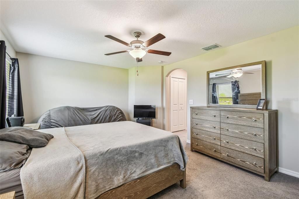 For Sale: $265,900 (3 beds, 2 baths, 1796 Square Feet)