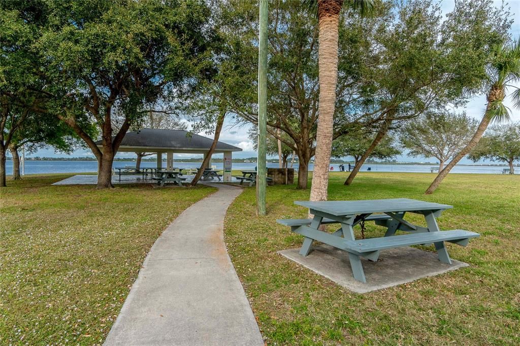 合同活跃: $15,500 (0.23 acres)