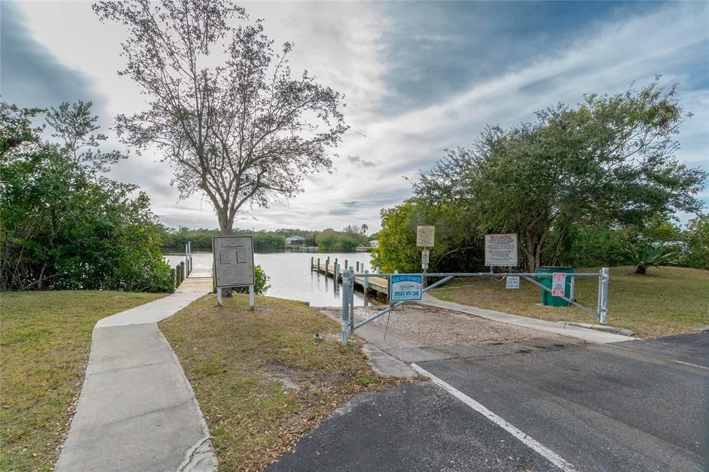 合同活跃: $15,500 (0.23 acres)