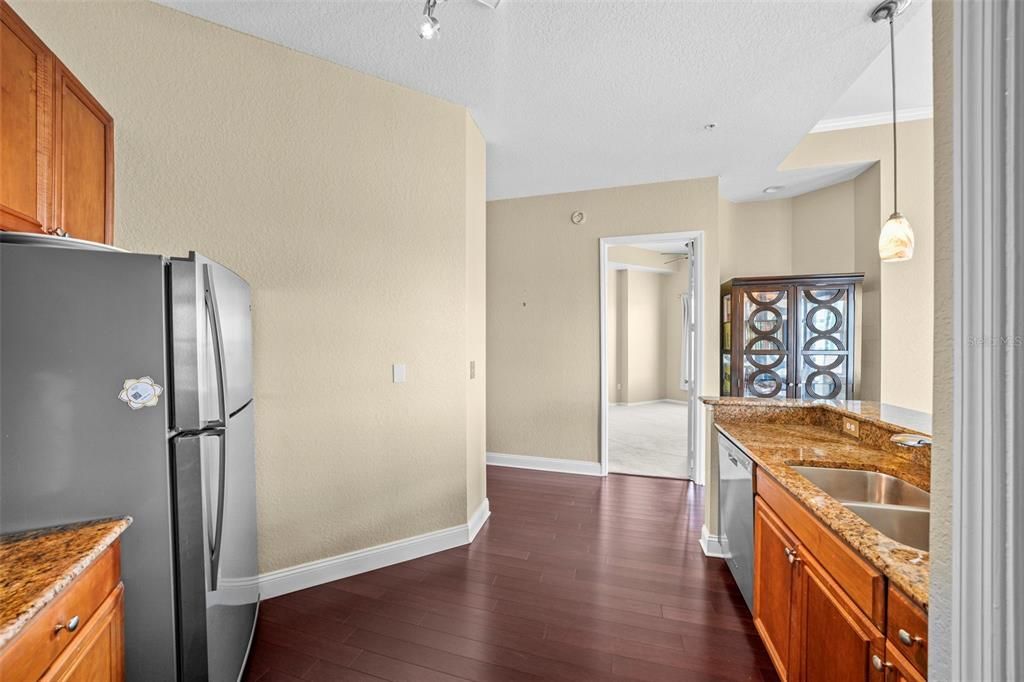 待售: $729,990 (2 贝兹, 2 浴室, 1187 平方英尺)