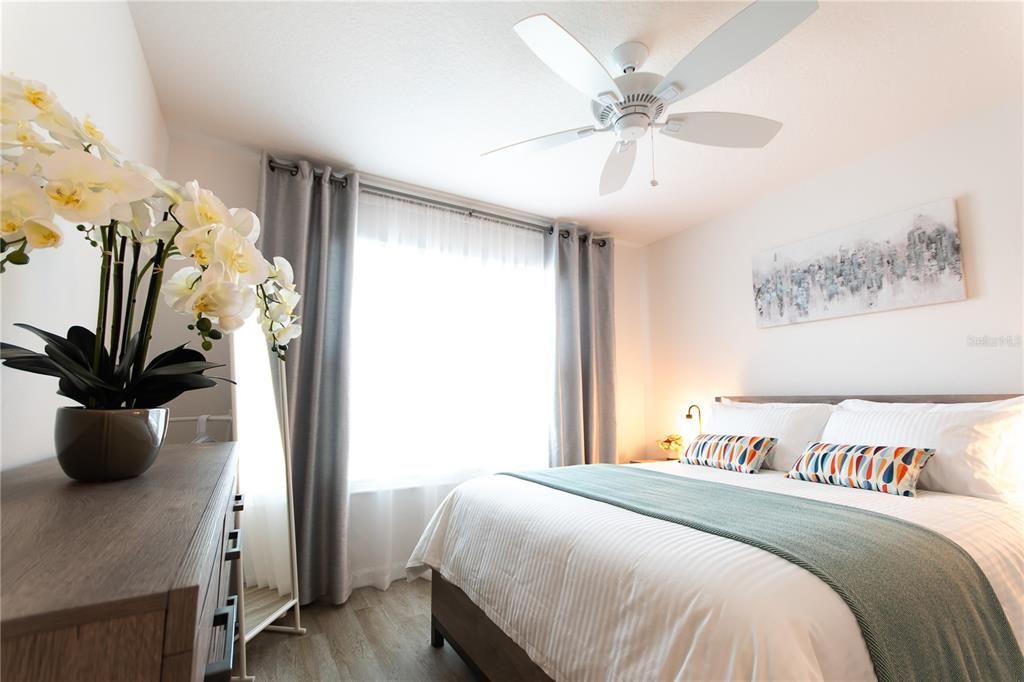 For Sale: $269,000 (2 beds, 2 baths, 979 Square Feet)