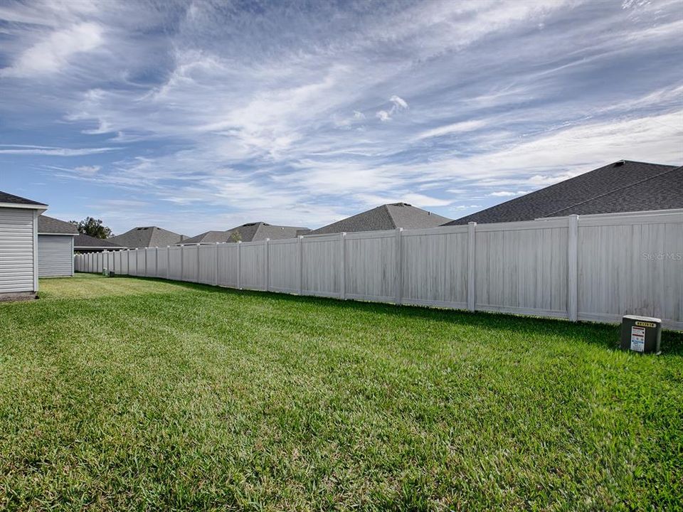 For Sale: $269,000 (2 beds, 2 baths, 979 Square Feet)