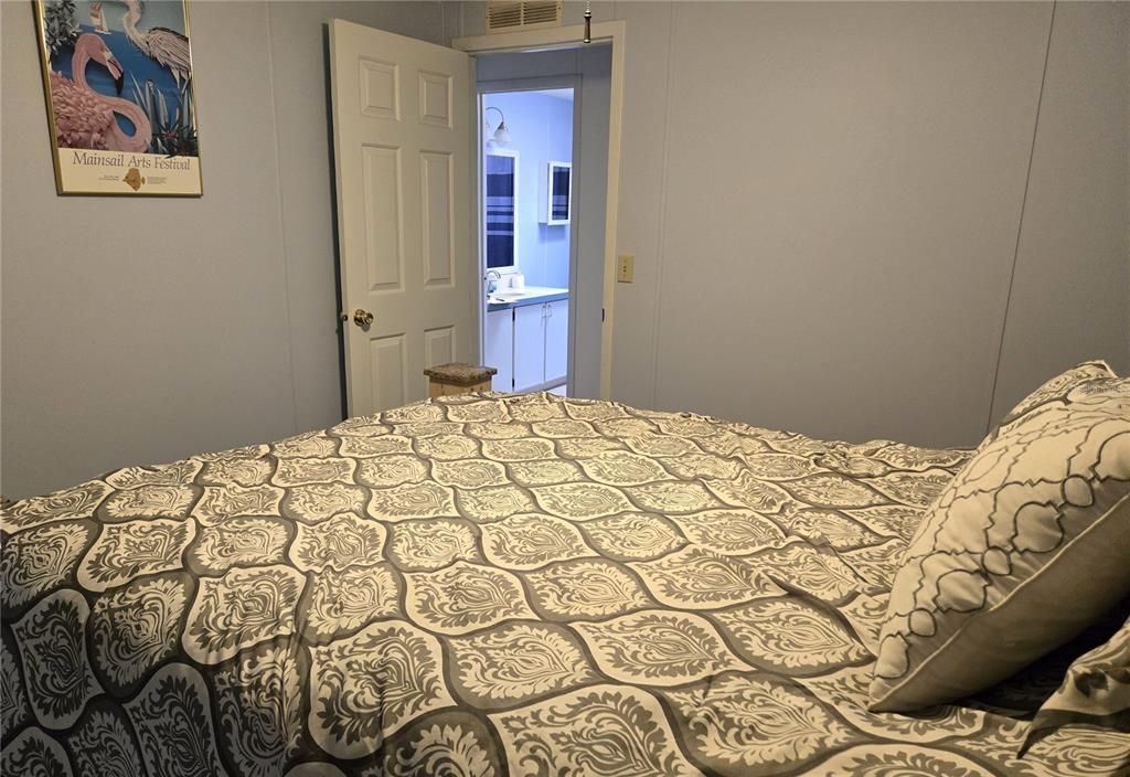 Activo con contrato: $155,000 (2 camas, 2 baños, 1327 Pies cuadrados)