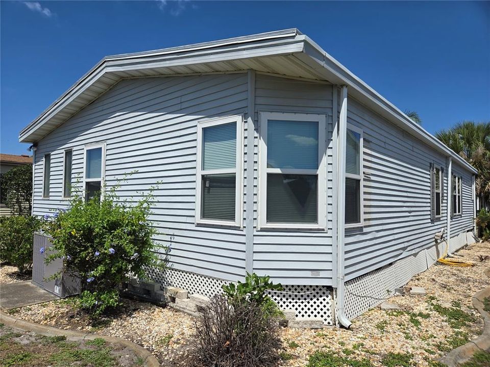 Activo con contrato: $155,000 (2 camas, 2 baños, 1327 Pies cuadrados)