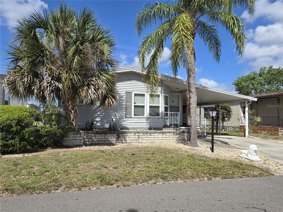 Activo con contrato: $155,000 (2 camas, 2 baños, 1327 Pies cuadrados)