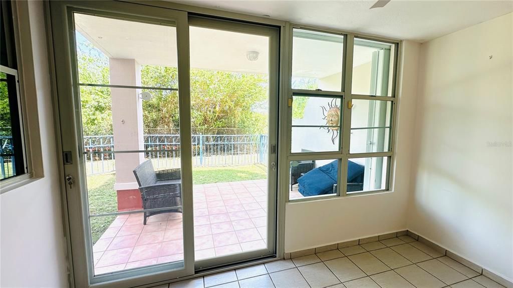 待售: $215,000 (3 贝兹, 2 浴室, 0 平方英尺)