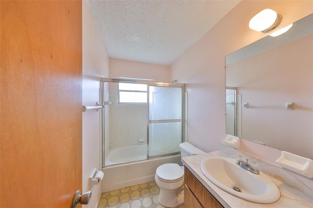 待售: $290,000 (3 贝兹, 2 浴室, 1276 平方英尺)