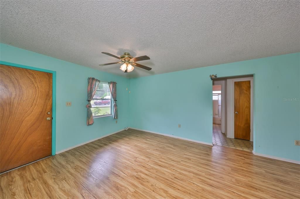 待售: $290,000 (3 贝兹, 2 浴室, 1276 平方英尺)