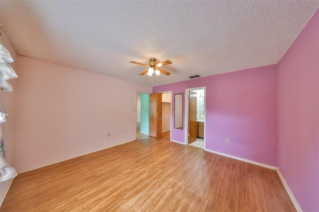 待售: $290,000 (3 贝兹, 2 浴室, 1276 平方英尺)