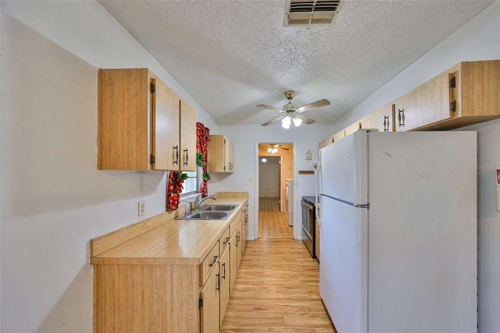 待售: $290,000 (3 贝兹, 2 浴室, 1276 平方英尺)