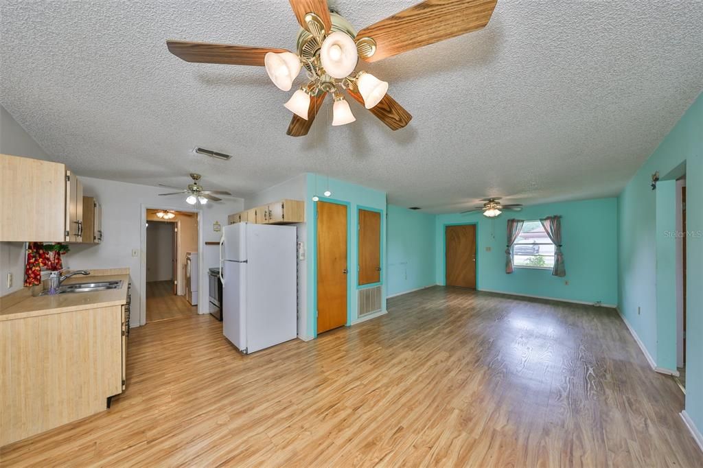 待售: $290,000 (3 贝兹, 2 浴室, 1276 平方英尺)