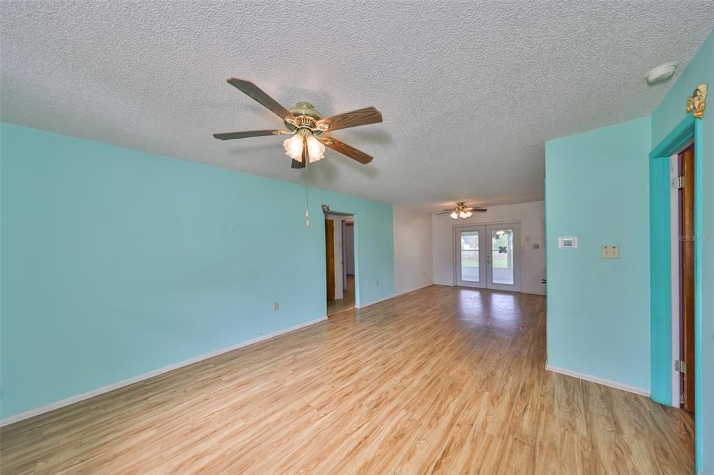 待售: $290,000 (3 贝兹, 2 浴室, 1276 平方英尺)