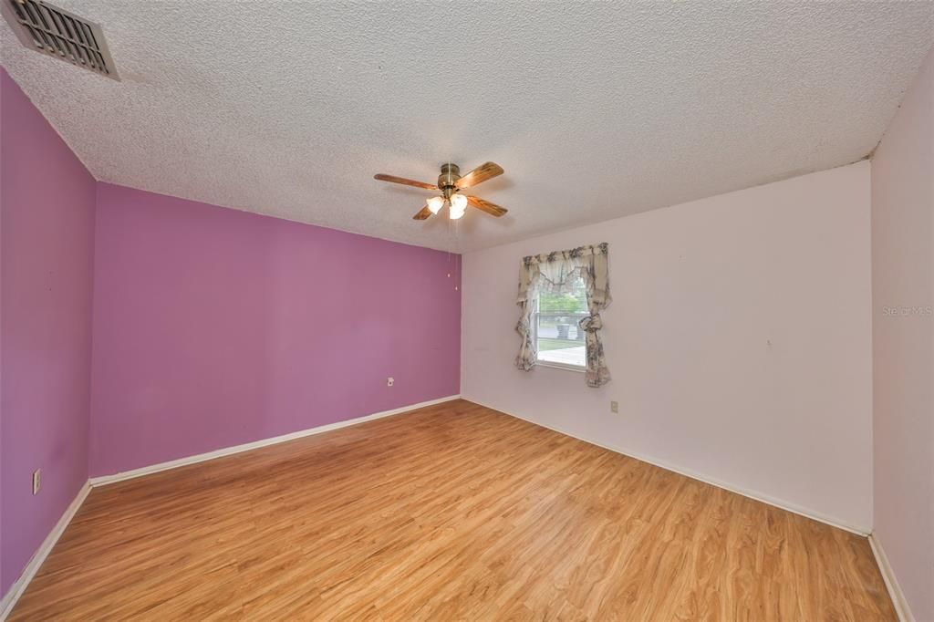 待售: $290,000 (3 贝兹, 2 浴室, 1276 平方英尺)