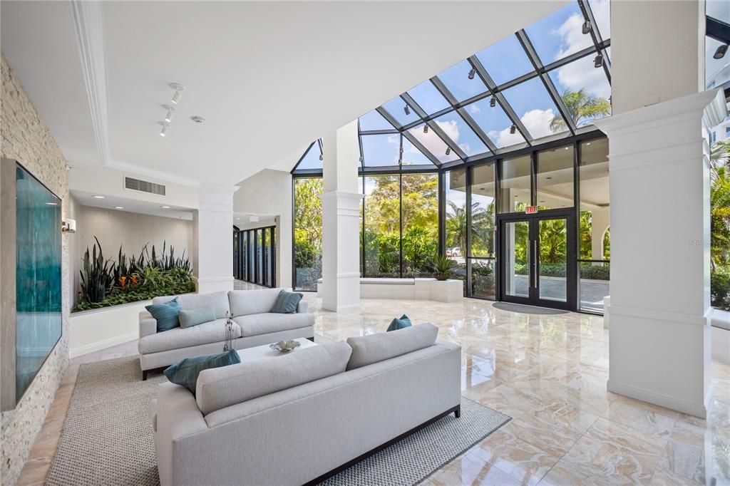 Activo con contrato: $2,599,000 (3 camas, 2 baños, 2580 Pies cuadrados)