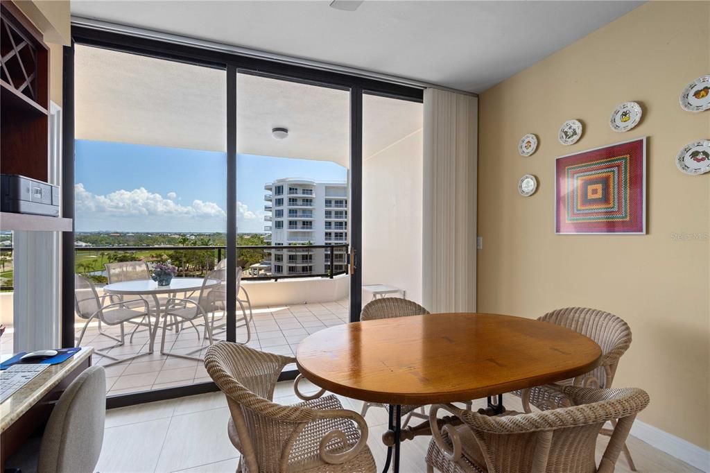 Activo con contrato: $2,599,000 (3 camas, 2 baños, 2580 Pies cuadrados)