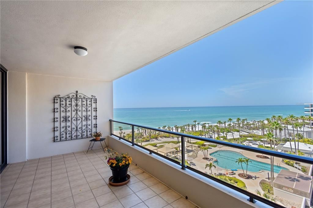 Activo con contrato: $2,599,000 (3 camas, 2 baños, 2580 Pies cuadrados)