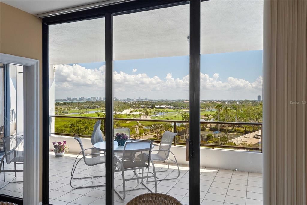 Activo con contrato: $2,599,000 (3 camas, 2 baños, 2580 Pies cuadrados)