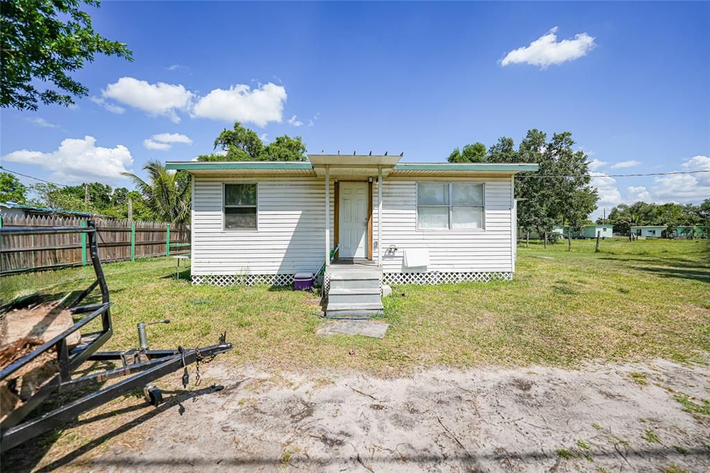 Recently Sold: $66,000 (3 beds, 1 baths, 888 Square Feet)