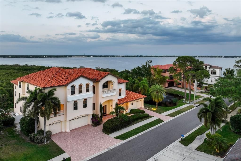 Recently Sold: $2,000,000 (5 beds, 5 baths, 7160 Square Feet)