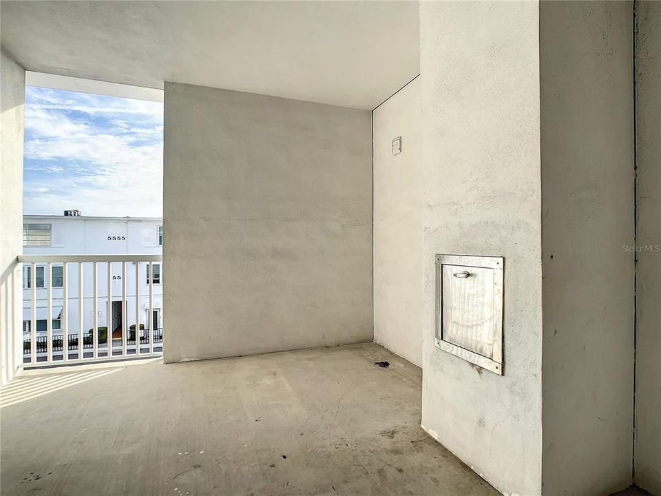 На продажу: $123,000 (2 спален, 1 ванн, 1134 Квадратных фут)