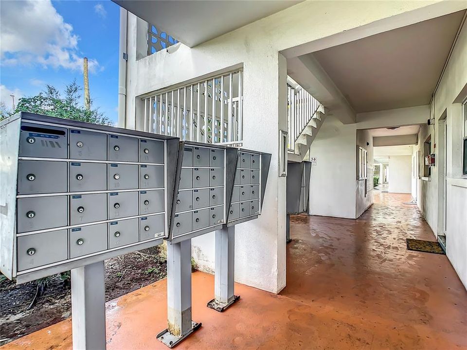 На продажу: $123,000 (2 спален, 1 ванн, 1134 Квадратных фут)