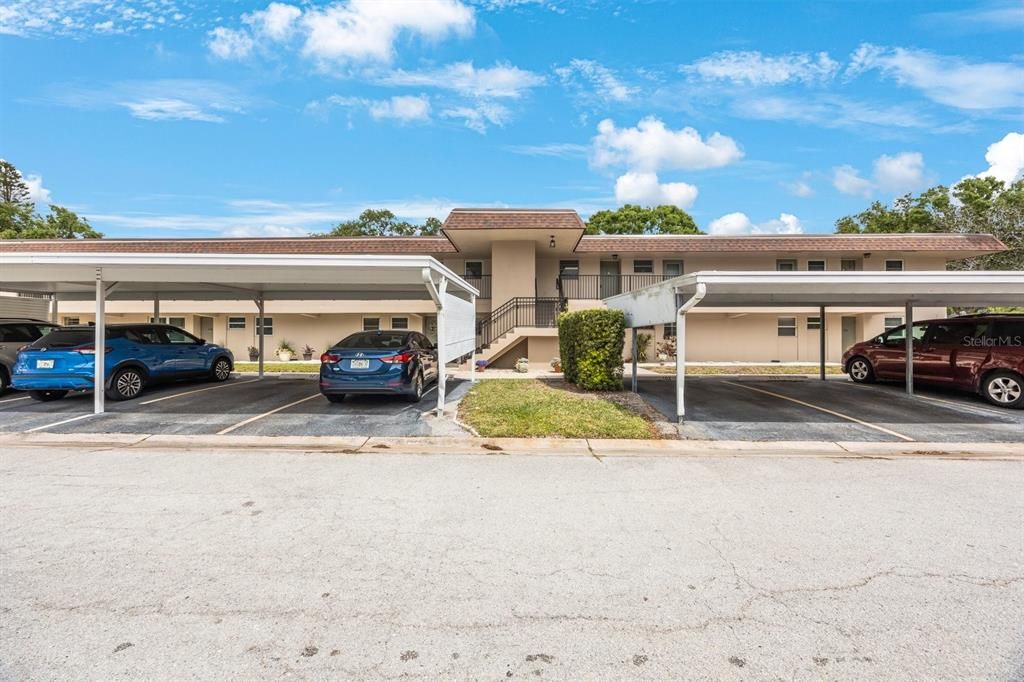 Под контрактом: $142,500 (2 спален, 2 ванн, 1050 Квадратных фут)