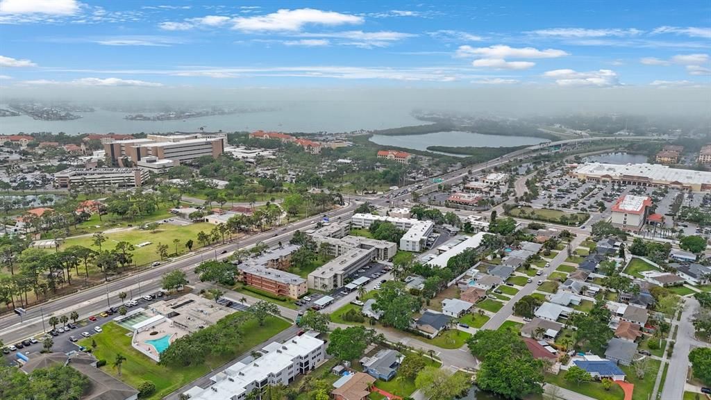 Под контрактом: $142,500 (2 спален, 2 ванн, 1050 Квадратных фут)