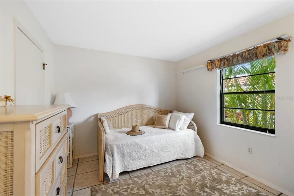 出租: $3,340 (2 贝兹, 2 浴室, 1050 平方英尺)