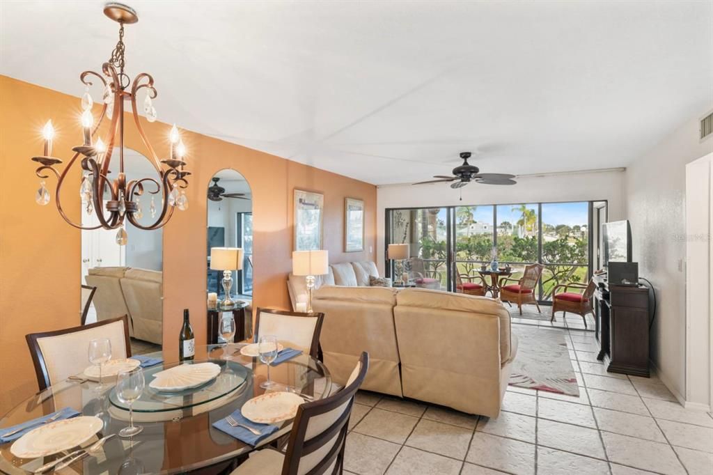 出租: $3,340 (2 贝兹, 2 浴室, 1050 平方英尺)