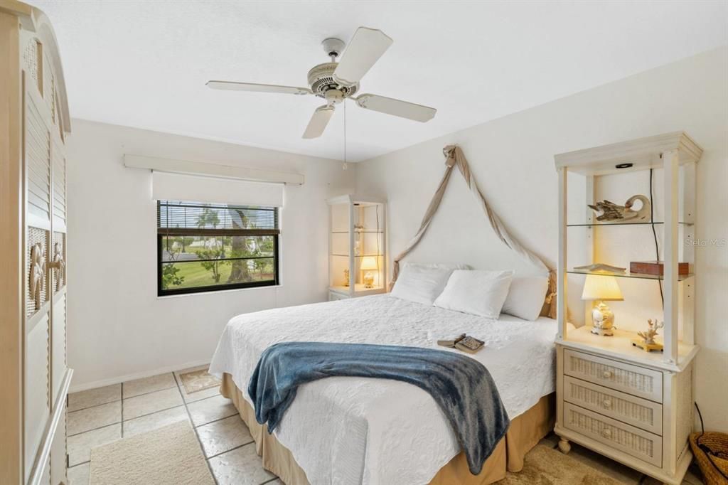 出租: $3,340 (2 贝兹, 2 浴室, 1050 平方英尺)