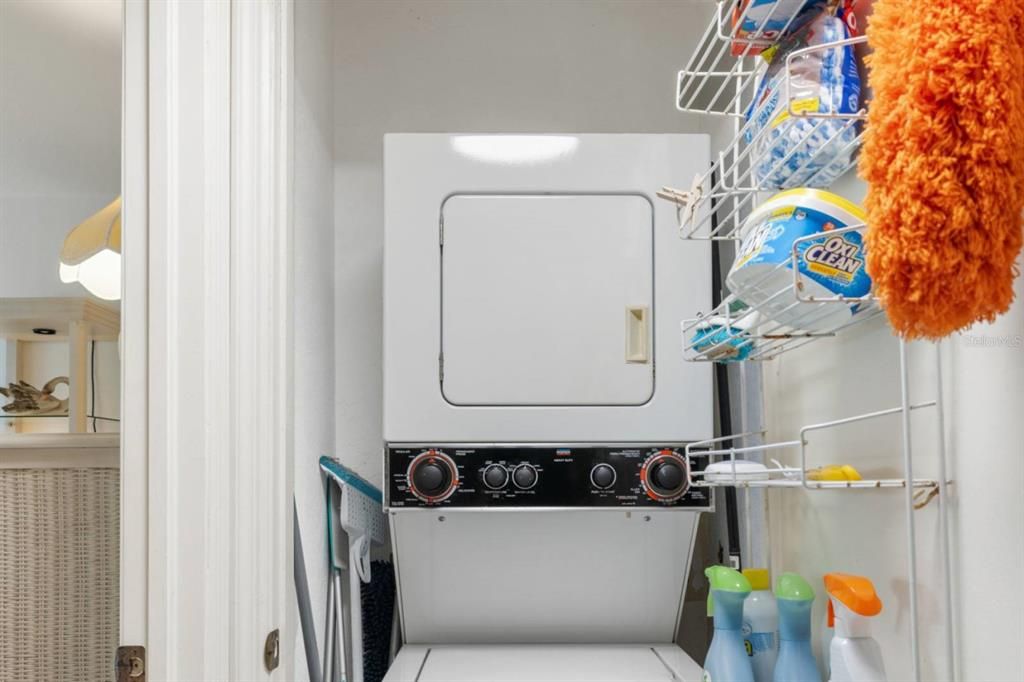 出租: $3,340 (2 贝兹, 2 浴室, 1050 平方英尺)