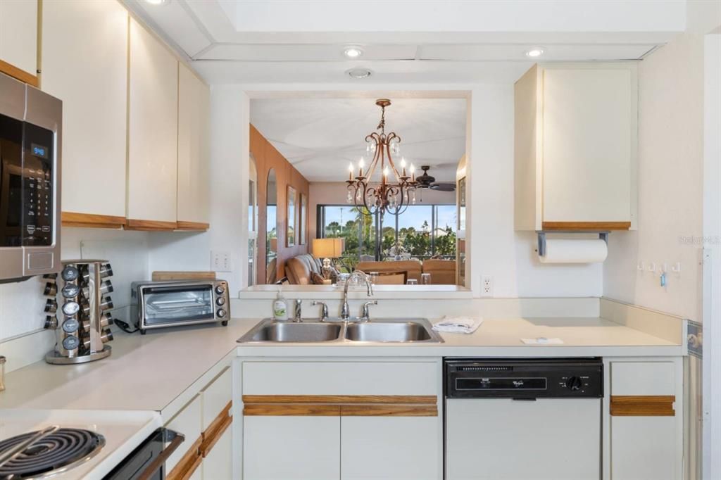 出租: $3,340 (2 贝兹, 2 浴室, 1050 平方英尺)