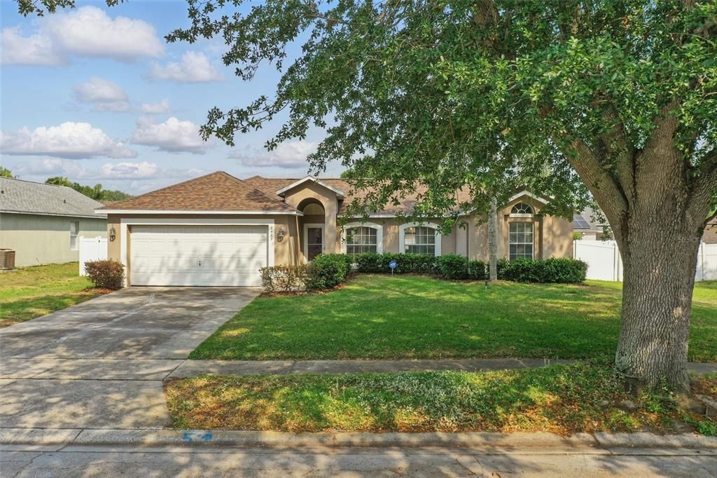 Recently Sold: $449,000 (4 beds, 2 baths, 1888 Square Feet)