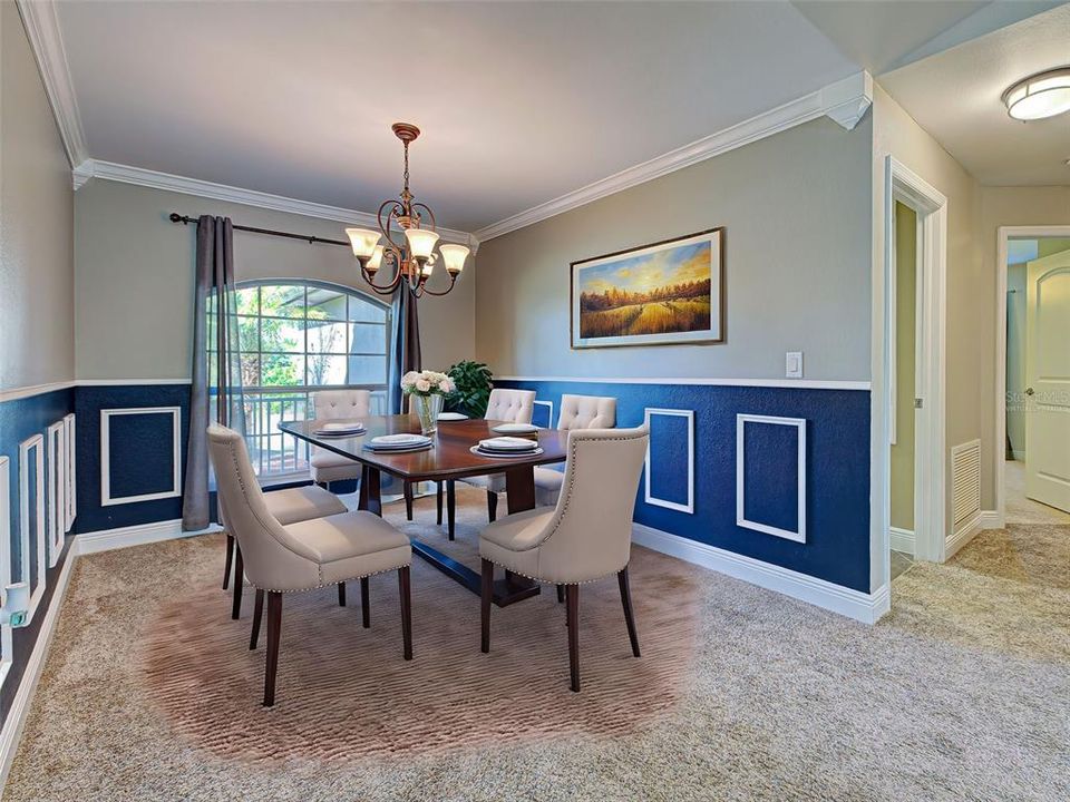 Под контрактом: $384,999 (3 спален, 2 ванн, 2035 Квадратных фут)