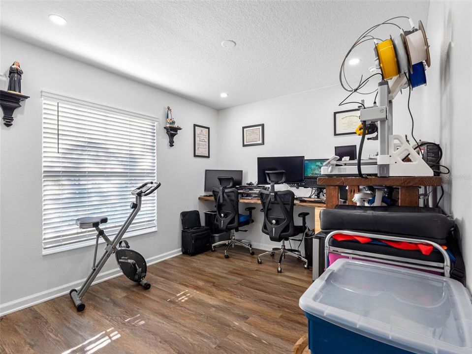 На продажу: $445,000 (4 спален, 2 ванн, 1985 Квадратных фут)