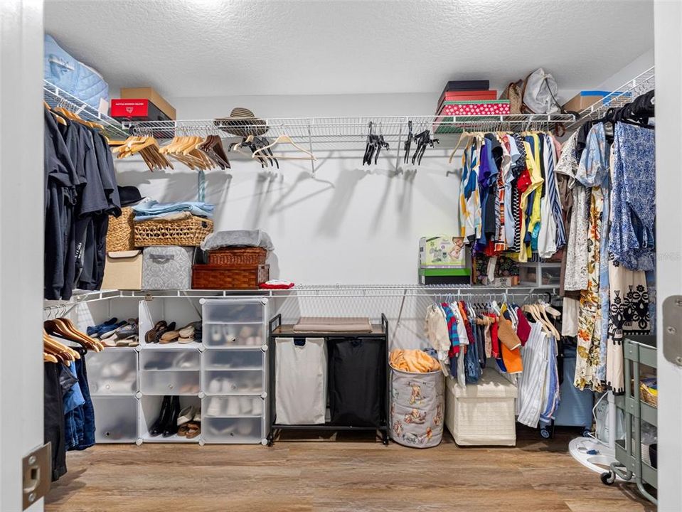 На продажу: $445,000 (4 спален, 2 ванн, 1985 Квадратных фут)