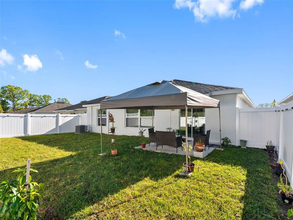 На продажу: $445,000 (4 спален, 2 ванн, 1985 Квадратных фут)