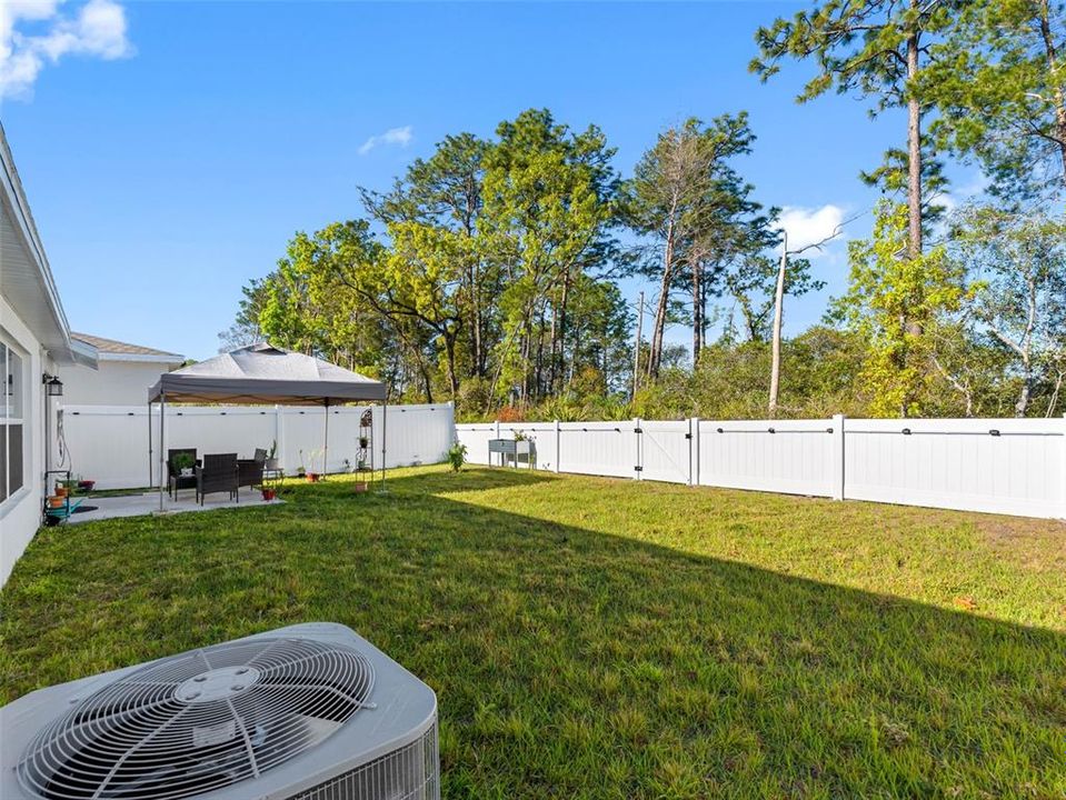 На продажу: $445,000 (4 спален, 2 ванн, 1985 Квадратных фут)