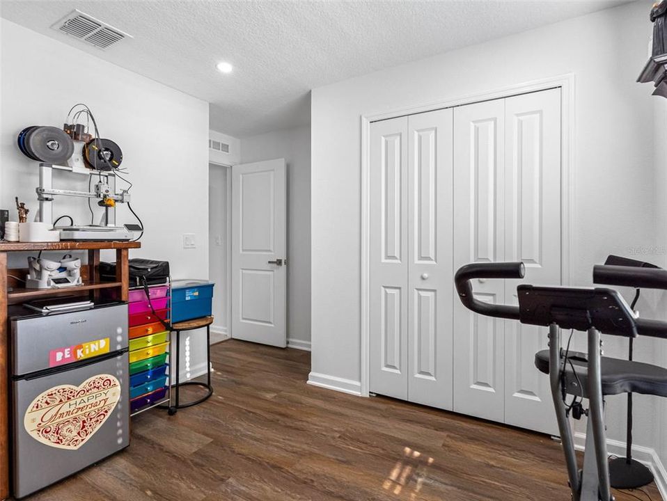 На продажу: $445,000 (4 спален, 2 ванн, 1985 Квадратных фут)