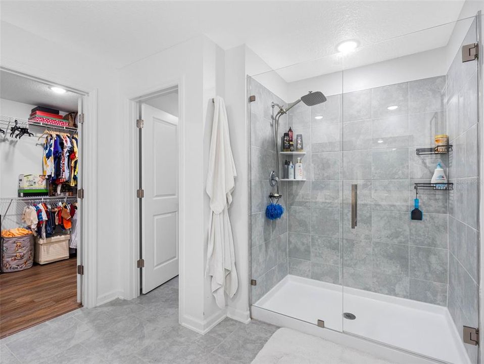 На продажу: $445,000 (4 спален, 2 ванн, 1985 Квадратных фут)