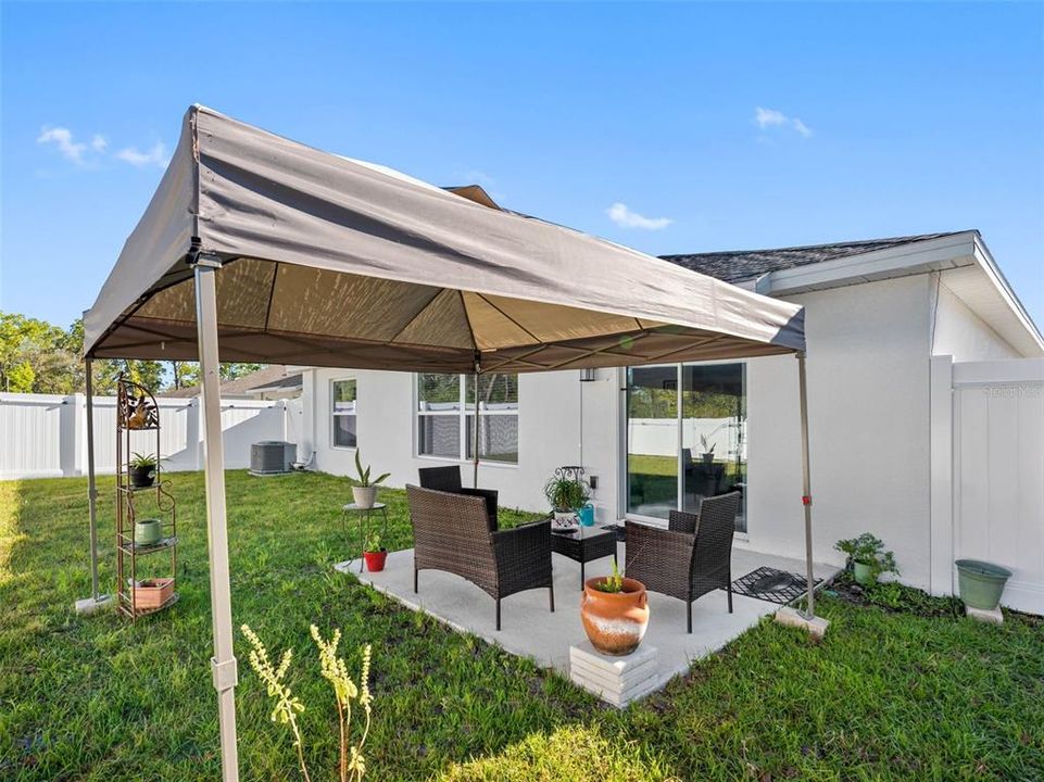 На продажу: $445,000 (4 спален, 2 ванн, 1985 Квадратных фут)