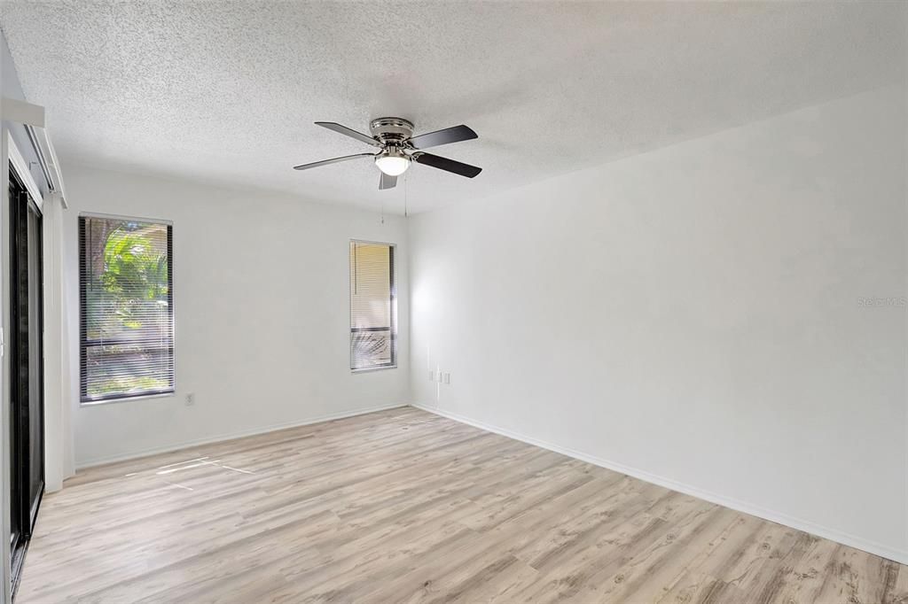 На продажу: $359,900 (3 спален, 2 ванн, 1500 Квадратных фут)