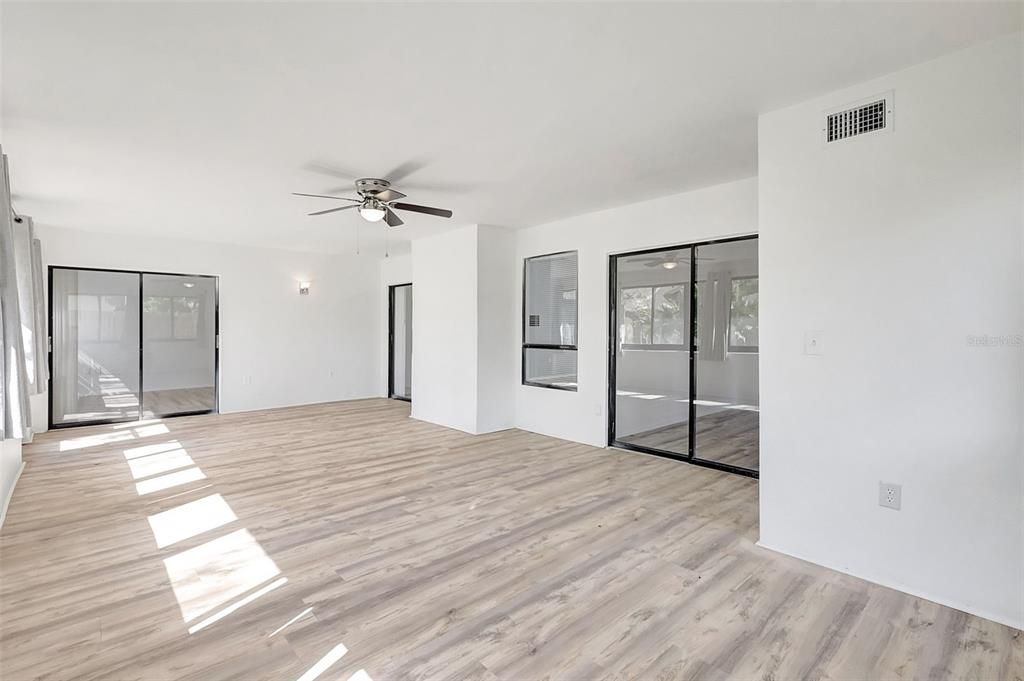 На продажу: $359,900 (3 спален, 2 ванн, 1500 Квадратных фут)