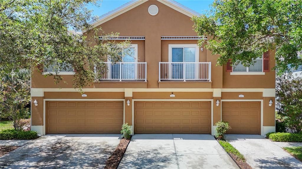 6821 Breezy Palm , Middle driveway