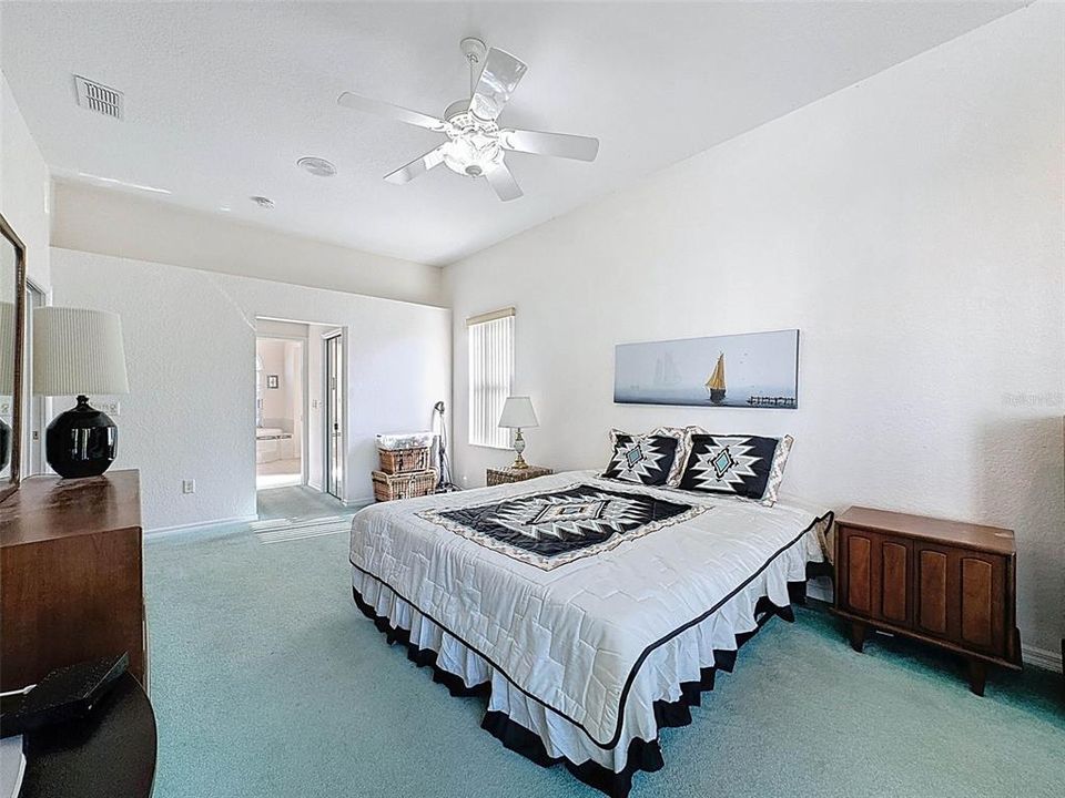 待售: $349,000 (3 贝兹, 3 浴室, 2384 平方英尺)