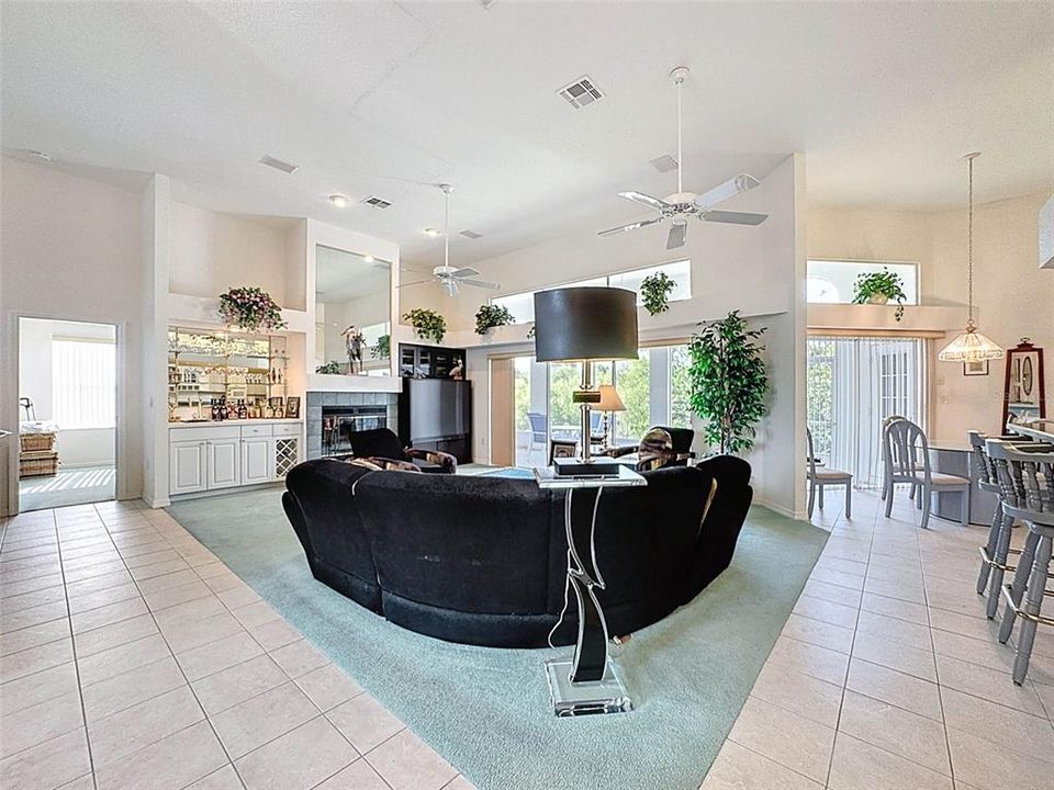 待售: $349,000 (3 贝兹, 3 浴室, 2384 平方英尺)