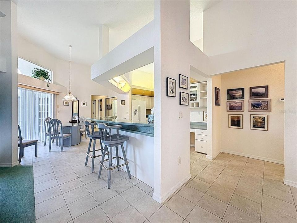 待售: $349,000 (3 贝兹, 3 浴室, 2384 平方英尺)