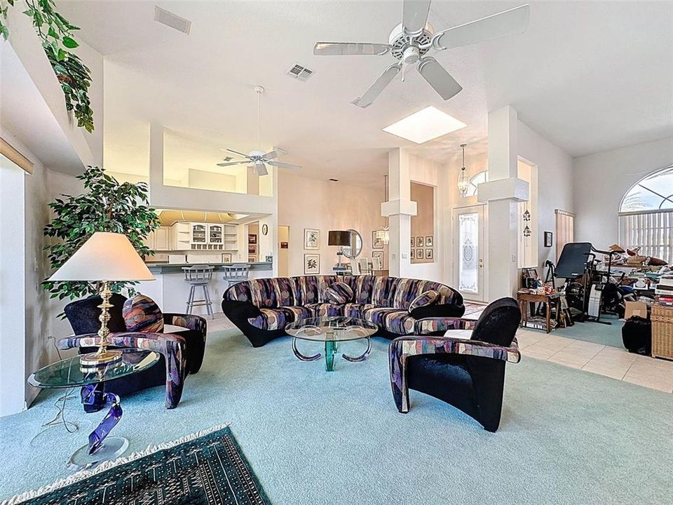 待售: $349,000 (3 贝兹, 3 浴室, 2384 平方英尺)